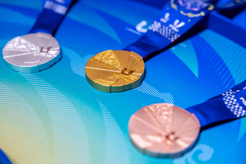 大会メダルの表デザイン（写真提供・成都FISUワールドユニバーシティゲームズ実行委員会）。
