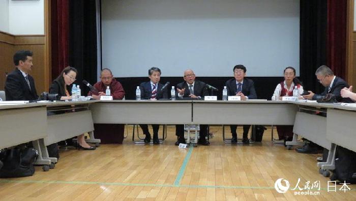 中国の西藏文化交流団が東京で中日報道陣と座談会