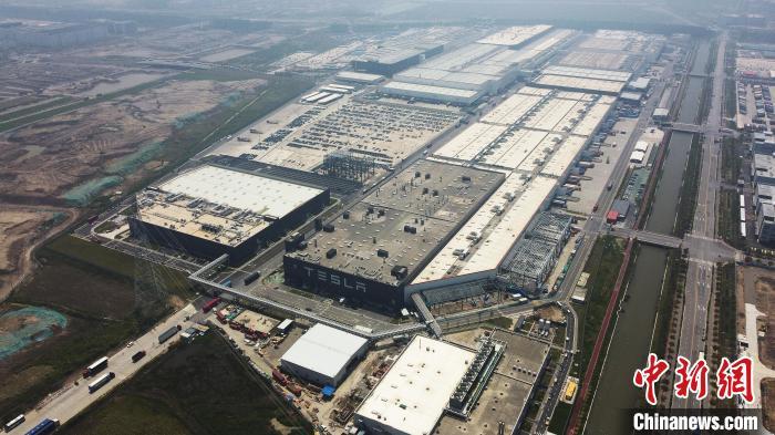 電気自動車（EV）メーカー米テスラの上海工場「ギガファクトリー」の航空写真。（撮影・殷立勤）